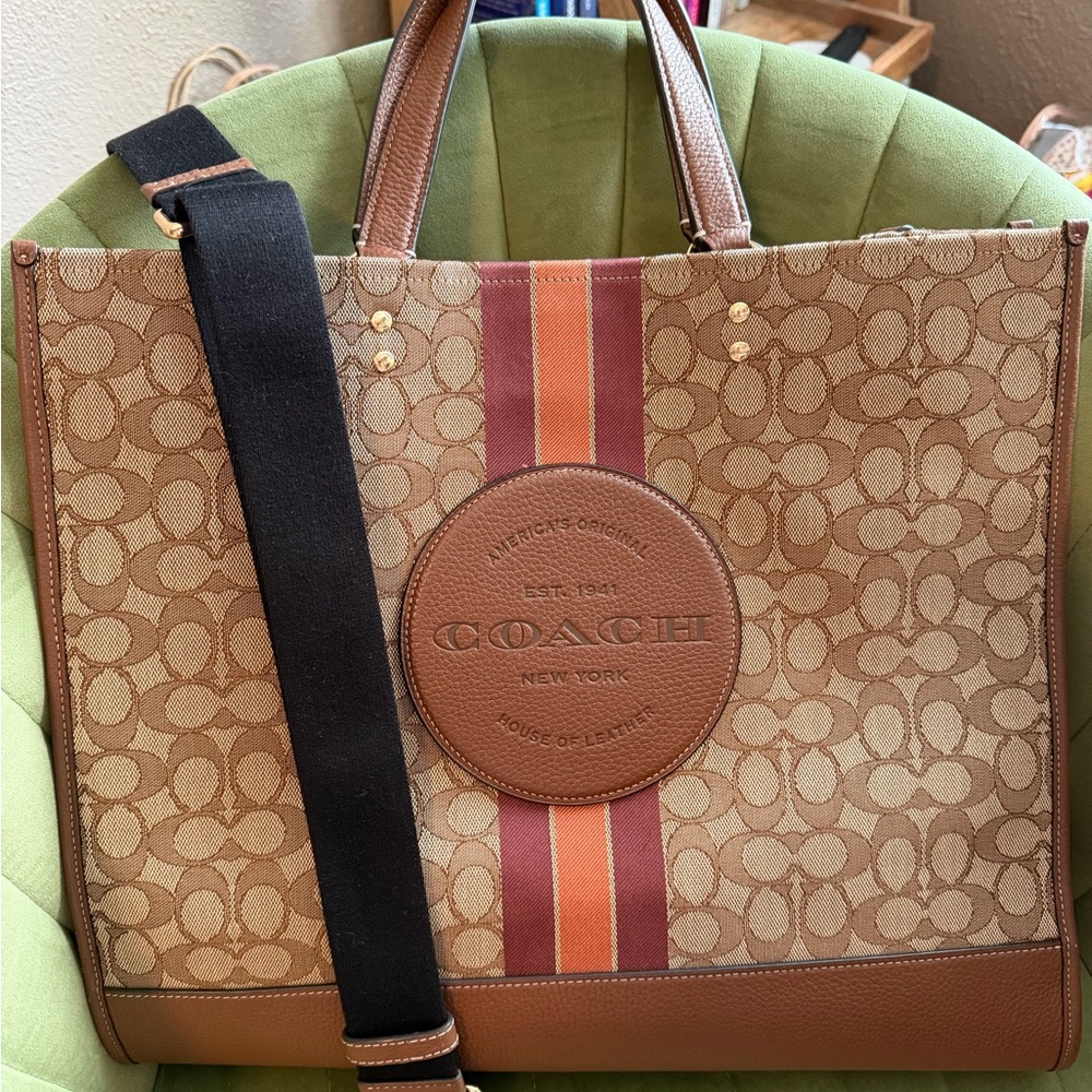 COACH Dempsey Tote 40